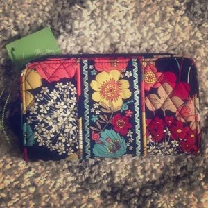 Vera Bradley Happy Snails Wallet! DISCONTINUED